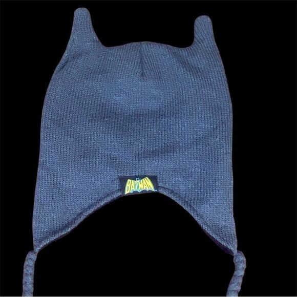 DC Comics Batman Dark Knight Grey/Bleck Knit Superhero Beanie w/Eyeholes Costume - Picture 3 of 8